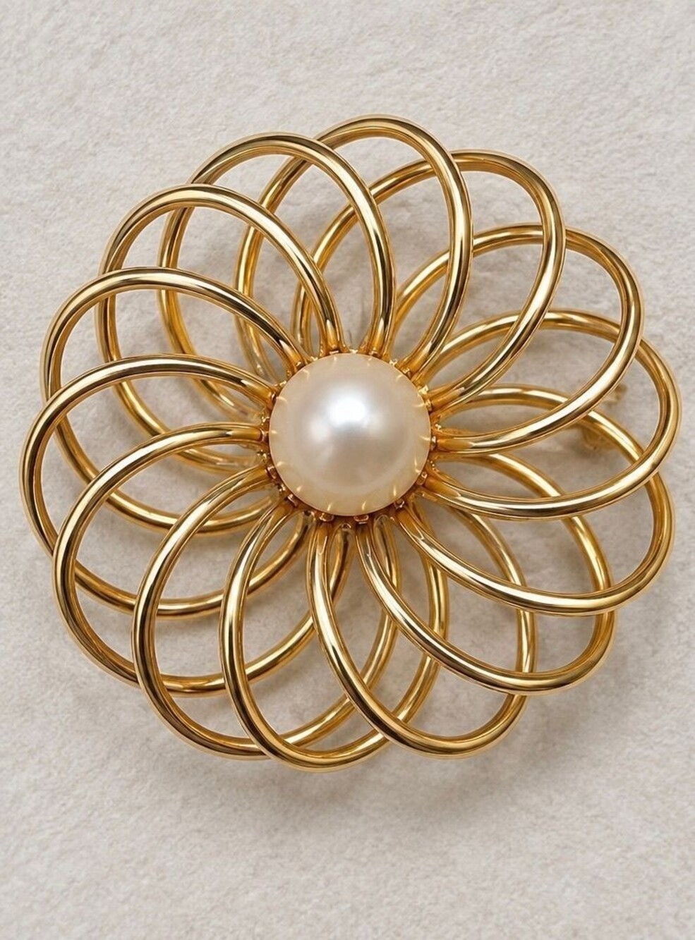 Vintage c. 1960s Gold-Tone Wire Flower Brooch with Faux Pearl Center – Unsigned